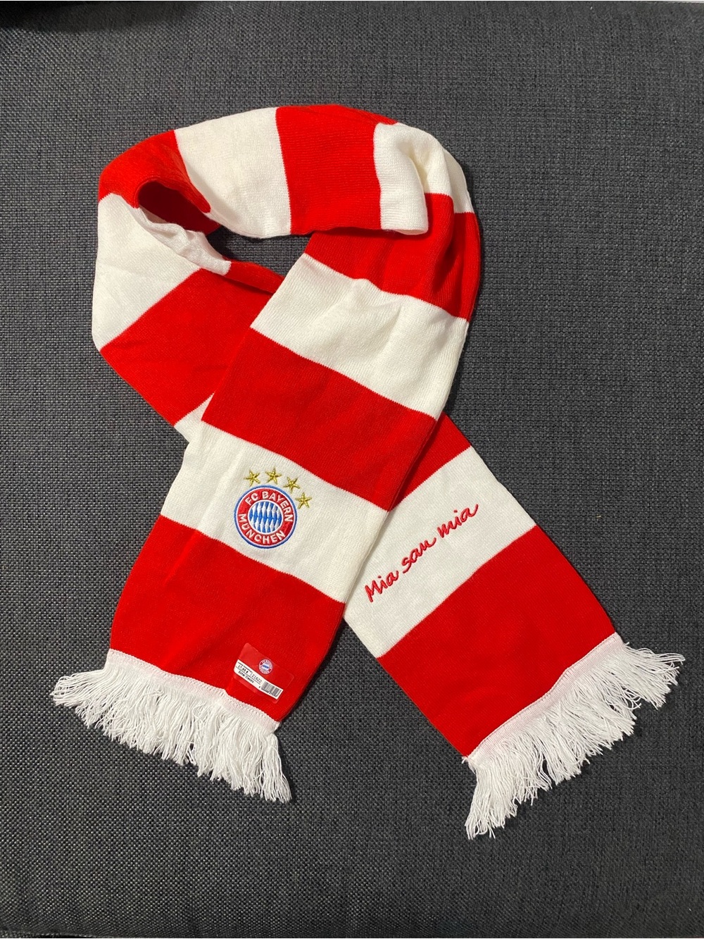 Official FC Bayern Munich Mia san mia Red White Striped Football Soccer Scarf